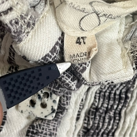 Toddler Girls Jessica Simpson Smocked Striped Jumpsuit Size 4T Gray & White - Picture 5 of 13